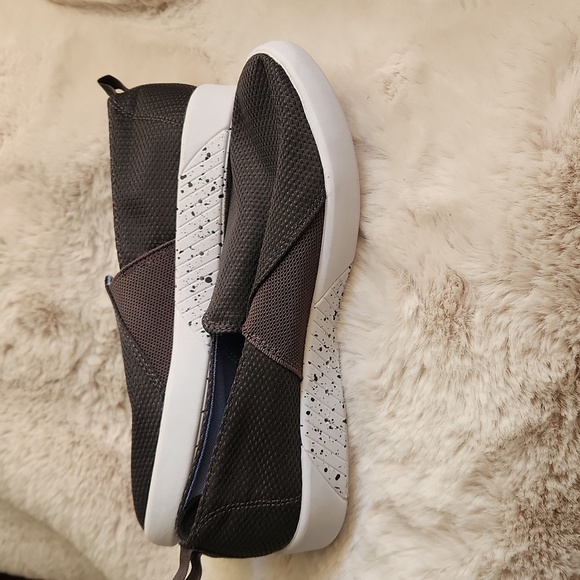 NWOB Keds Grey Slip On Shoe-Size 8.5​​​​​​​ - Picture 5 of 6